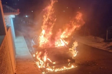 taybeh-atac-colonisti-twjpg - Știri de azi Știri de azi | Colonişti israelieni atacă din nou satul palestinian creştin Taybeh, în centrul Cisiordaniei ocupate. Maşini incendiate, ameninţări şi inscripţii rasiste în ebraică. ”Nu sunt nimic attceva decât nişte criminali”, denunţă Germania - Știri de azi |