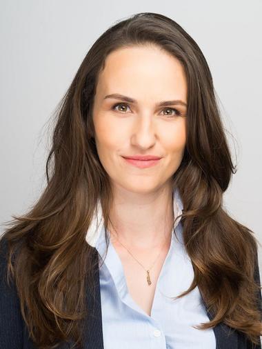 Știri de azi | Oana Ţoiu povesteşte că sunt angajaţi ai unei instituţii care are rolul de a promova antreprenorii români în străinătate care nu ştiu nici engleză şi nici limba ţărilor în care sunt detaşaţi: Mă îndoiesc că vor putea continua - Știri de azi | 