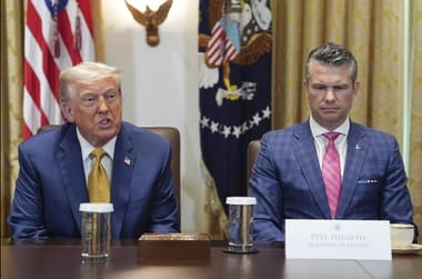 trump-hegseth-apjpg - Știri de azi Știri de azi | Administraţia Trump reia livrarea de obuze şi rachete de tip GMLRS către Ucraina, la o săptămână după ce Pentagonul a oprit anumite livrări - Știri de azi |