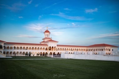 Știri de azi | Stareţul Mănăstirii Văcăreştii Noi: Mănăstirea nu este şi nu a fost niciodată cuib de neolegionari / Acuzaţia este tendenţioasă, lipsită de veridicitate făcută într-un moment în care nostalgiile după comunism ameninţă integritatea naţională - Știri de azi | 