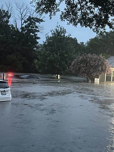 viituri-texasjpg - Știri de azi Știri de azi | Bilanţul victimelor inundaţiilor din Texas a crescut la 43 de morţi. 27 de fete din tabăra creştină inundată sunt încă date dispărute - Știri de azi |