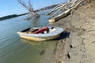 Știri de azi | Un copil de 15 ani care a intrat în râul Mureş la scăldat este resuscitat de către echipajele medicale / Pompierii, chemaţi pentru că adolescentul nu mai ieşea la suprafaţă - Știri de azi | 