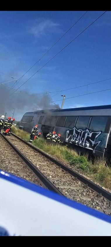 whatsapp-image-2025-07-14-at-11-58-43jpg - Știri de azi Știri de azi | Incendiu la locomotiva unui tren, la intrare în Paşcani / Clătorii s-au autoevacuat – FOTO / VIDEO - Știri de azi |