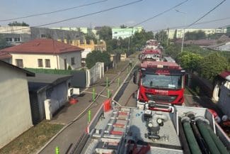 whatsapp-image-2025-07-22-at-17-54-12jpg - Știri de azi Știri de azi | UPDATE – Puternic incendiu la mai multe locuinţe în localitatea 1 Decembrie, judeţul Ilfov – Există pericol de extindere / A fost transmis mesaj RO-Alert / Patru persoane au primit îngrijiri – FOTO / VIDEO - Știri de azi |
