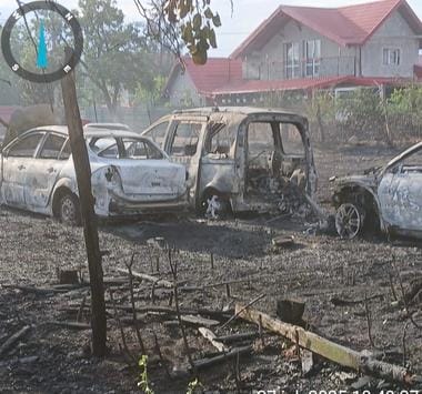 Știri de azi | Argeş: Sute de pomi fructiferi, locuinţe, anexe şi patru autoturisme, afectate de incendii de vegetaţie uscată. Cele mai mari pagube s-au înregistrat la Lunca Corbului. Poliţia anunţă că face cercetări pentru stabilIrea cauzelor – FOTO - Știri de azi | 