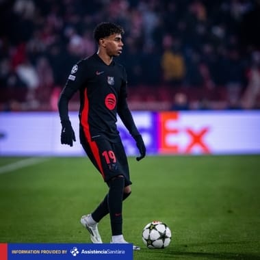 Știri de azi | Lamine Yamal împlineşte 18 ani. Cum a sărbătorit starul de la FC Barcelona - Știri de azi | 