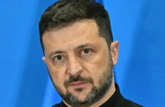 zele-roma-bfmtvjpg - Știri de azi Știri de azi | Zelenski autorizează recrutarea în armată la vârsta de peste 60 de ani, pentru a atenua penuria de militari - Știri de azi |