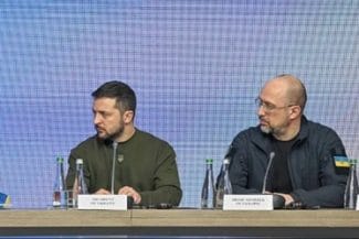 Știri de azi | Zelenski îl nominalizează pe Denîs Şmîhal în funcţia de ministru al Apărării, după nominalizarea lui Svîrîdenko premier în cadrul primei remanieri mari a Guvernului. Umerov urmează să devină ambasadorul Ucrainei la Washington, anunţa el săptămâna trecută - Știri de azi | 