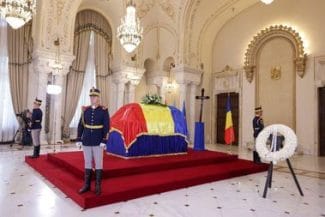 Știri de azi | Nina Iliescu, în ceea ce numeşte cea mai grea zi din viaţa ei: Mulţumesc că aţi răspuns cu demnitate la demnitate / E o imensă durere, alinată de onoarea cu care v-aţi luat rămas bun de la un om, un lider, un prieten, un adversar - Știri de azi | 