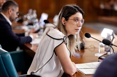 Știri de azi | Comisarii Gărzii de Mediu vor putea folosi bodycam-urile şi dronele achiziţionate prin PNRR/ Diana Buzoianu: „Vom interveni mai rapid şi mai eficient în punctele de frontieră şi în zonele cu risc ecologic ridicat” - Știri de azi | 