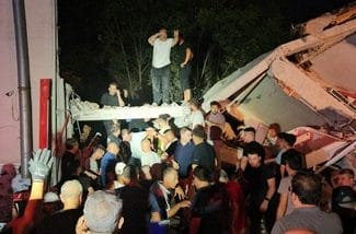 Știri de azi | Turcia: Cel puţin o persoană a murit în urma cutremurului de duminică. Mai multe clădiri s-au prăbuşit / Mesajul preşedintelui Erdogan - Știri de azi | 