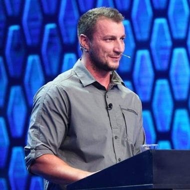 Știri de azi | Marian Godină anunţă că a făcut plângere penală împotriva deputatului AUR Dan Tanasă, după ce acesta a postat în spaţiul public un text în care „incită la discriminarea muncitorilor din Asia şi Africa” - Știri de azi | 