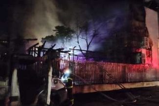 Știri de azi | Incendiu la un restaurant din municipiul Galaţi/ Şaptezeci de persoane au reuşit să iasă din clădire – FOTO, VIDEO - Știri de azi | 