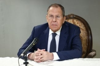 lavrov-riad-mid-rujpg - Știri de azi Știri de azi | Lavrov spune că agenda summitului Putin-Zelenski „nu este deloc gata” şi susţine că liderul ucrainean a spus „nu” la toate propunerile. Zelenski, cu şeful NATO alături, acuză Moscova că face totul pentru a împiedica întâlnirea - Știri de azi |