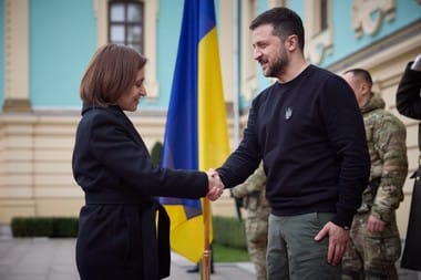 Știri de azi | Volodimir Zelenski, mesaj pentru Moldova de Ziua Independenţei: „Împreună trebuie să ne apărăm popoarele, statele şi independenţa. Exact asta facem” - Știri de azi | 