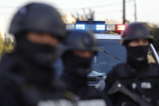 media-174893936088351400png - Știri de azi Știri de azi | Descinderi ale IPJ Timiș: Un tânăr avea un adevărat depozit de arme și droguri în casă - Știri de azi |