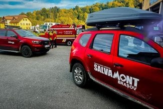 Știri de azi | VIDEO Intervenţie contracronometru a Salvamont Maramureş, pentru preluarea unui copil care ar fi fost muşcat de un şarpe - Știri de azi | 