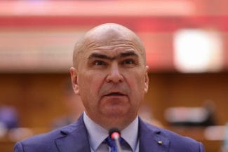 Știri de azi | VIDEO De la cazul Eximbank la o verificare generală: Bolojan vrea audit în toate instituțiile pentru reducerea risipei banului public - Știri de azi | 