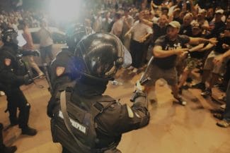 Știri de azi | VIDEO Proteste anticorupție în Serbia: Vucic amenință cu represalii dure contra teroriștilor - Știri de azi | 