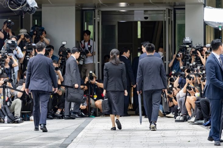 Știri de azi | O fostă primă doamnă a fost arestată pentru corupție: Soțul ei a fost demis și este în arest - Știri de azi | 