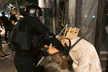 Știri de azi | Escaladare majoră în Serbia. Confruntări între susţinători ai partidului de guvernământ şi protestatari antiguvernamentali. Poliţia a intervenit în forţă, preşedintele Vucic denunţă implicarea unor puteri străine – VIDEO - Știri de azi | 