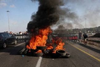 protest-israel-xjpg - Știri de azi Știri de azi | Israelienii protestează din nou: „Nu câştigăm un război pe cadavrele ostaticilor”. Poliţia a dispersat mulţimile cu tunuri de apă şi a arestat zeci de persoane - Știri de azi |