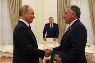 putin-si-witkoff-kremlinjpg - Știri de azi Știri de azi | Kremlinul anunţă că Putin şi Witkoff au avut discuţii „utile”, care au durat câteva ore, şi au schimbat „semnale” cu privire la problema Ucrainei. Ce ofertă i-ar putea face Moscova lui Trump, ca să amâne sancţiunile - Știri de azi |