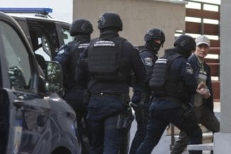 Știri de azi | Bărbatul care ar fi divulgat secrete de stat unor ofiţeri KGB din Belarus, putând pune astfel în pericol securitatea naţională a României, arestat preventiv - Știri de azi | 