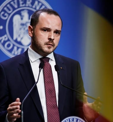 Știri de azi | Rogobete: În ultimii patru ani, s-a investit istoric în infrastructura medicală din România, peste 12 miliarde de lei / Vorbim pentru prima dată în ultimele trei decenii despre spitale noi, 8 din PNRR, 9 din POS. Patru se finalizează în acest an - Știri de azi | 