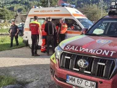 548939084-1528531841479005-1989171394565973279-njpg - Știri de azi Știri de azi | Ucrainean aflat de şapte zile de drumuri, găsit în stare gravă în zona montană a judeţului Maramureş / Avea zgărieturi pe tot corpul, acuza dureri de cap şi pierderea parţială a vederii / Alarma, dată de 2 culegători de cupierci - Știri de azi |