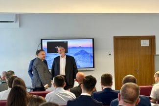 Adrian Vevera in cadrul Industria de apărare în fața tehnologiilor dual-use și a cerințelor NATO - Știri de azi Știri de azi | ICI București: Tehnologiile dual-use în apărare NATO |