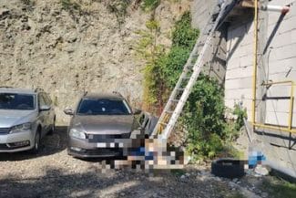 Știri de azi | Neamţ: Angajat al unei firme de telecomunicaţii, mort după ce a căzut de la o înălţime de cinci metri - Știri de azi | 