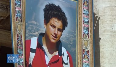 Știri de azi | Adolescentul italian Carlo Acutis devine primul sfânt milenial - Știri de azi | 