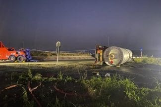 Știri de azi | UPDATE – Cisterna cu gaz metan răsturnată pe DN 24A, în judeţul Vaslui, repusă pe roţi/ În total au fost evacuate 85 de persoane – VIDEO - Știri de azi | 