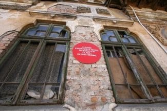 cladire-risc-seismic-9-septjpg - Știri de azi Știri de azi | Cseke Attila anunţă că se alocă peste 487 de milioane de lei pentru consolidarea seismică a unor blocuri de locuinţe, şcoli, săli de sport şi alte clădiri publice - Știri de azi |