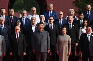Știri de azi | Foştii premieri Adrian Năstase şi Viorica Dăncilă, la parada militară organizată la Beijing/ Ei apar în fotografii alături de Xi, Putin şi Kim Jong Un - Știri de azi | 