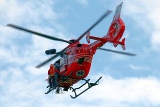 Știri de azi | Bărbat de aproximativ 70 de ani, scos inconştient din mare, la Costineşti/ Victima, transportată la spital cu elicopterul SMURD - Știri de azi | 