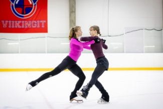 Știri de azi | Patinaj artistic: O pereche formată din două sportive va concura în Finlanda ca urmare a modificării regulamentelor - Știri de azi | 