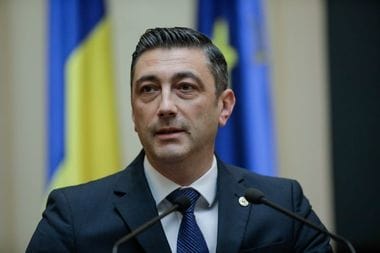 Știri de azi | Procurorul general explică de ce dosarul lui Gerogescu este judecat de Curtea de Apel – Două dintre infracţiuni sunt de competenţa acestei instanţe / Iniţial, a fost cercetat şi un magistrat, însă în cazul lui s-a dispus clasarea - Știri de azi | 