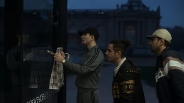 jaful-secolului-still2jpg - Știri de azi Știri de azi | „Jaful secolului”, un film despre cum se simt mulţi dintre migranţii români în Europa, printre preferinţele publicului în primul weekend în cinematografe - Știri de azi |