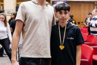 laurjpg - Știri de azi Știri de azi | David Popovici spune povestea lui Laur, campion la karate, care de la 6 ani se află în grija asistentei maternale / Popovici este din 2023 Ambasador Hope and Homes for Children - Știri de azi |