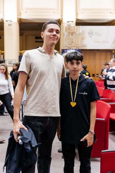 laurjpg - Știri de azi Știri de azi | David Popovici spune povestea lui Laur, campion la karate, care de la 6 ani se află în grija asistentei maternale / Popovici este din 2023 Ambasador Hope and Homes for Children - Știri de azi |