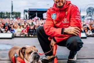 Știri de azi | F1: A murit Roscoe, câinele lui Lewis Hamilton şi mascota paddock-ului - Știri de azi | 
