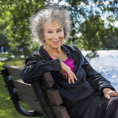 m-atwoodjpg - Știri de azi Știri de azi | Margaret Atwood răspunde cu un text satiric ca urmare a cenzurării cărţii sale „Povestea slujitoarei” în Canada - Știri de azi |
