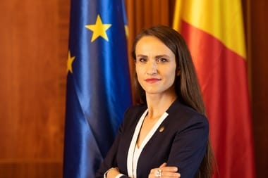 oana-toiujpg - Știri de azi Știri de azi | Ministrul de Externe, Oana Ţoiu: Cu siguranţă ruşii nu au nevoie de noi să le spunem că drona lor este a lor / Dacă ei au crezut că această provocare va intimida, sau încercările lor de a micşora solidaritatea europeană o să fie cu succes, se înşală - Știri de azi |