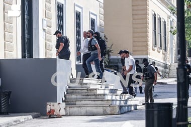 plahotniuc-in-catuse-in-grecia-fb-cu-sensjpg - Știri de azi Știri de azi | Grecia amână extrădarea lui Vladimir Plahotniuc în Republica Moldova. Reacţia premierului Dorin Recean - Știri de azi |