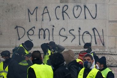 proteste-veste-galbene-xjpg - Știri de azi Știri de azi | Premierul Francois Bayrou şi-a prezentat oficial demisia. Preşedintele Emmanuel Macron este în căutarea unui înlocuitor, pentru a cincea oară în doi ani. De miercuri, o nouă problemă: protestele „Blocaţi totul” - Știri de azi |