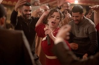 rsz-everybody-loves-touda-1jpg - Știri de azi Știri de azi | „Toţi o iubesc pe Touda”, povestea unei cântăreţe din Maroc care sfidează interdicţiile şi prejudecăţile, în cinematografe din 5 septembrie – VIDEO - Știri de azi |