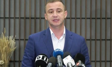 Știri de azi | Alfred Simonis: Reforma făcută la Timiş ne pune în situaţia în care, după ce se taie, încă mai avem 200 de posturi care ar putea fi ocupate - Știri de azi | 