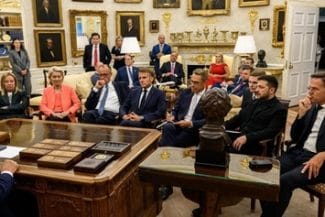 trump-europeni-twjpg - Știri de azi Știri de azi | Europenii, ”pregătiţi” să ofere Ucrainei garanţii de securitate, testează angajamentele lui Trump - Știri de azi |